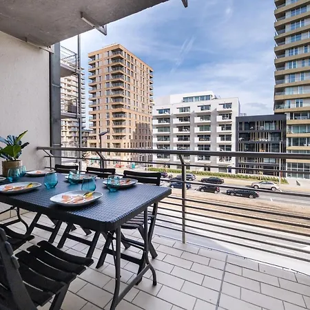 2 Bedrooms With Magnificent Seaview And Free Parking 아파트 *