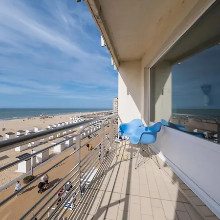 2 Bedrooms With Magnificent Seaview And Free Parking Apartament *